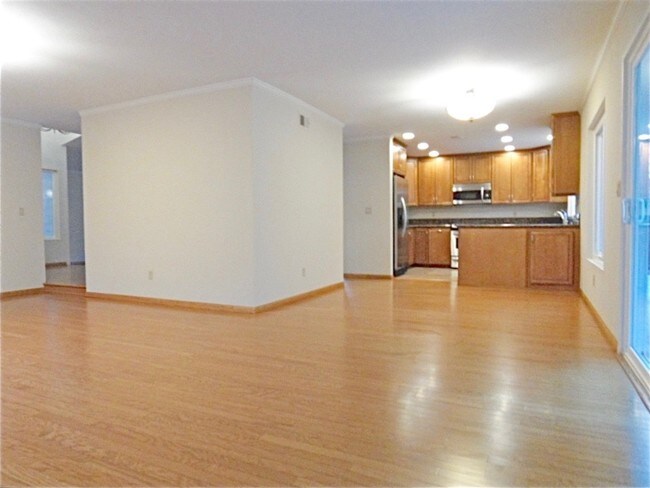 Building Photo - 7363 Margerum Ave