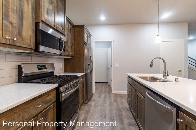 Foto del edificio - 4 br, 2.5 bath House - 3544 NE 61st Way