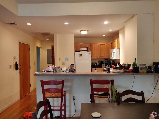 Building Photo - 1406 Beacon St