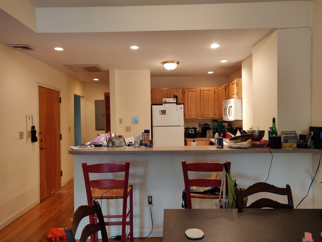 Primary Photo - 1406 Beacon St