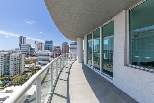 Foto del edificio - 315 NE 3rd Ave