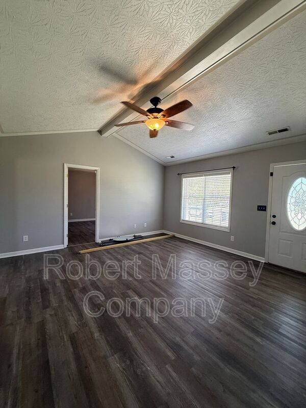 Foto del edificio - 137 Stone Creek Ct