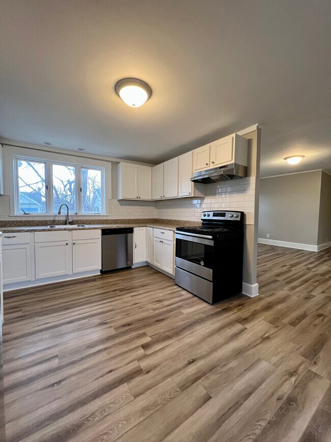 29 Elmwood Pl Unit 2, Geneva, NY 14456 Apartments in Geneva, NY