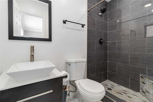 Foto del edificio - 913 SW 49th Ave