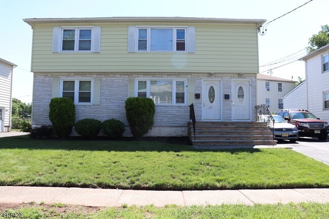 Building Photo - 235 N 13th St