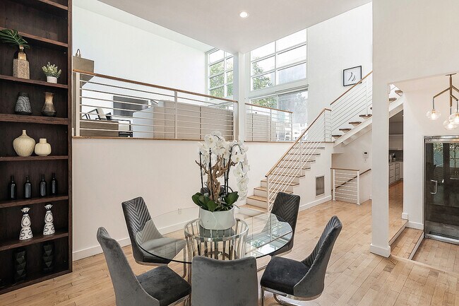 Foto del edificio - 704 Huntley Dr