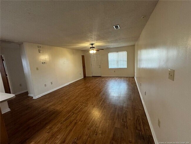 Foto del edificio - 2411 Oak St