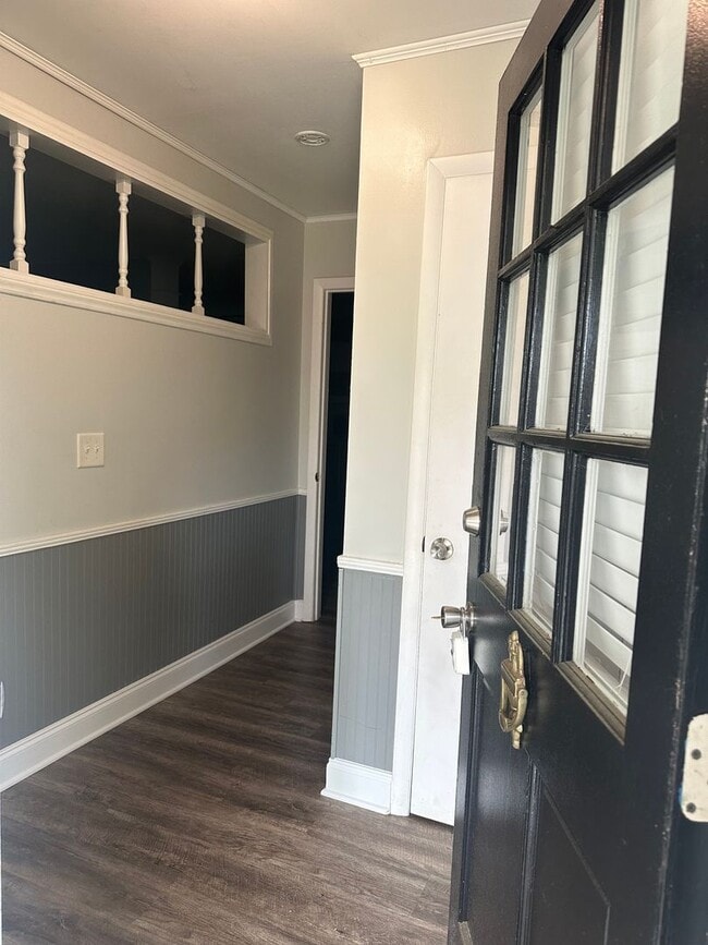 Building Photo - 3BR 2BA Home with Inground Pool