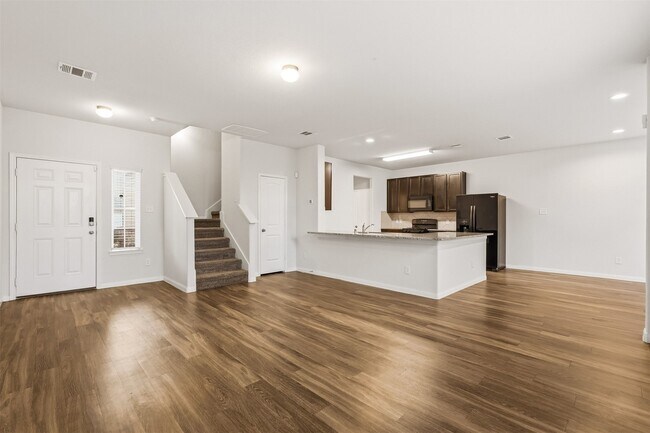 Building Photo - 5758 Manning Crk Trl