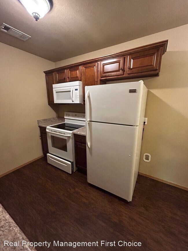 Building Photo - 3 br, 2 bath House - 220 W Gary Street Side A