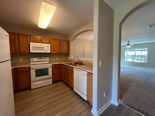 Foto del edificio - 2 bedroom 2.5 bath townhome in Spring Lakes