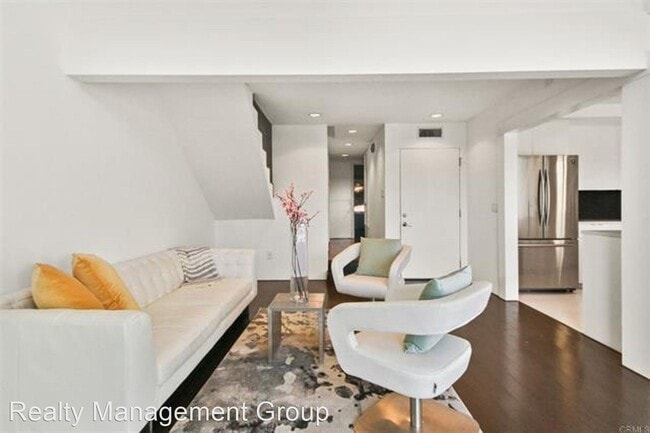 Building Photo - 3 br, 2 bath House - 1414 Camino Zalce