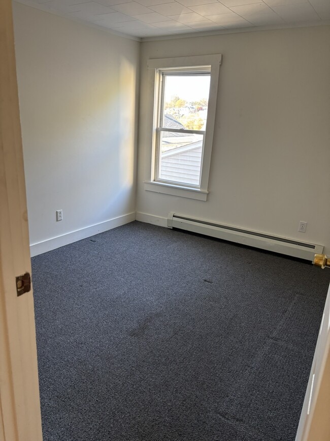 Building Photo - 16 Church St