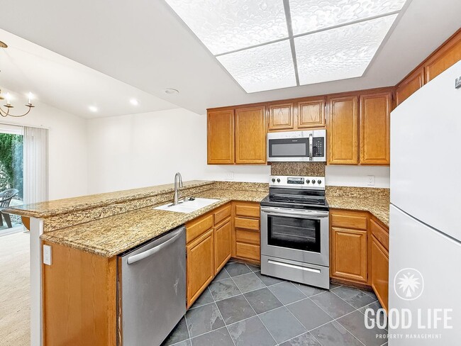 Building Photo - harming 2BR/2BA Townhome with Private Yard & 2-Car Garage in UTC