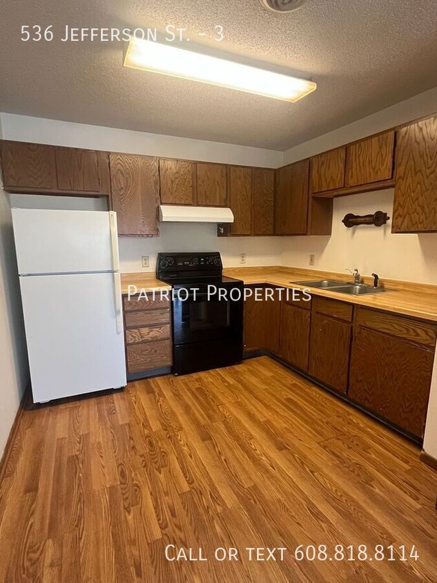 Foto principal - 2 bedroom/ 1 bath apartment in Mauston, WI