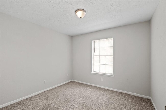 Building Photo - 3008 Beecave Dr