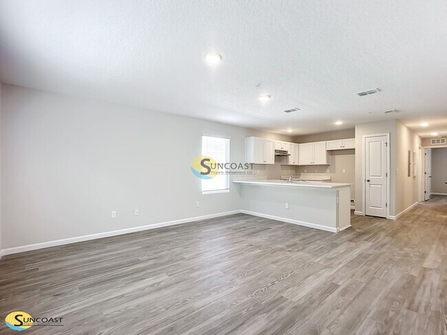 Foto del edificio - 6481 Breezy Oaks Wy