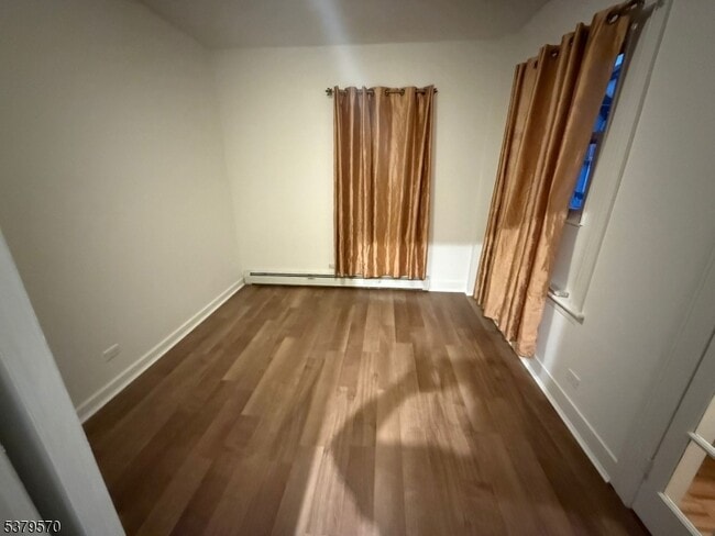 Foto del edificio - 751 E 25th St