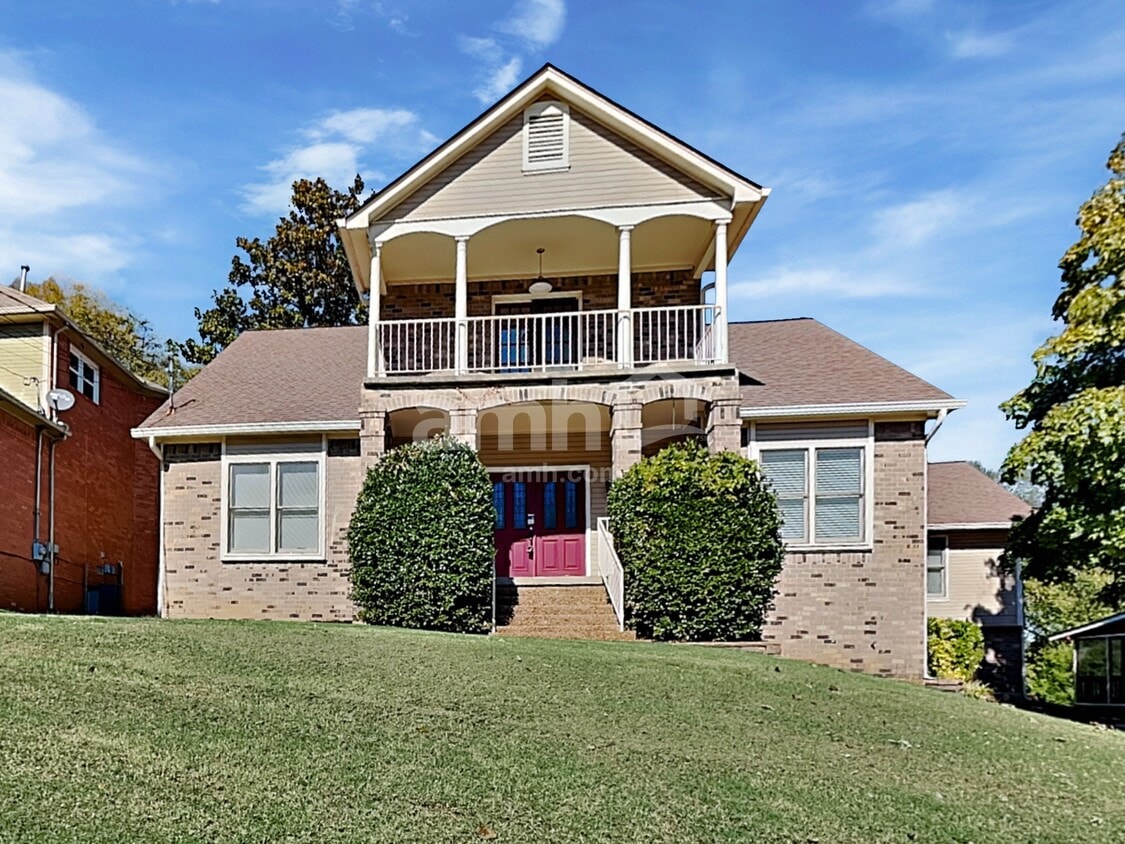 Primary Photo - 7012 Poplar Creek Trce