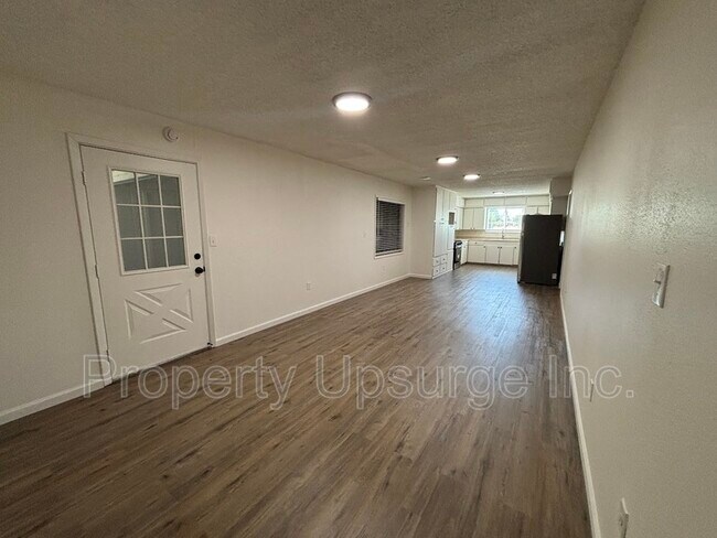 Foto del edificio - 735 Kimball Rd