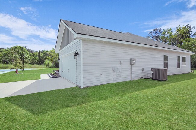 Building Photo - Spacious 4 Bedroom Home in Hinesville