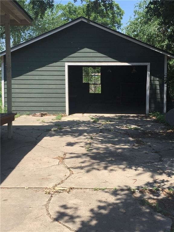 Building Photo - 117 Triangle Dr N