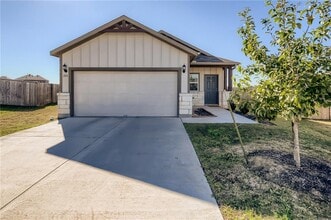 Building Photo - 288 Eves Necklace Dr.