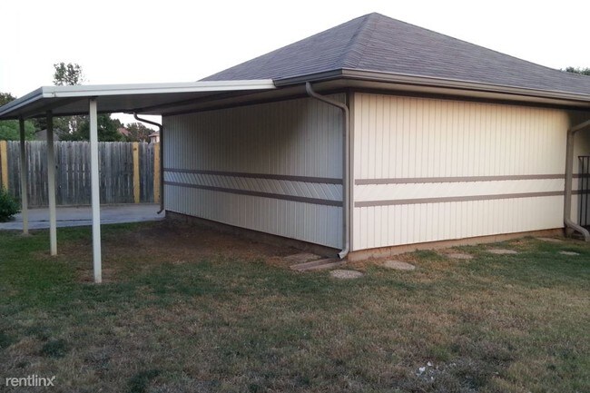 Building Photo - 2758 Briar Hill Dr