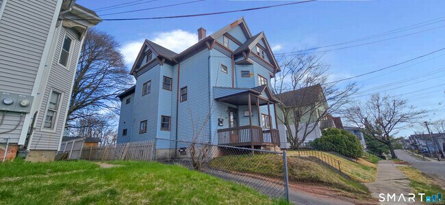 Foto del edificio - 113 Fairview St