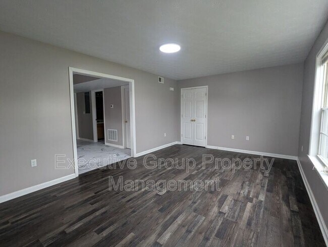 Building Photo - 103-A Kenilworth Court