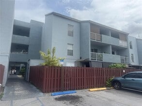 Building Photo - 1725 W 60th St