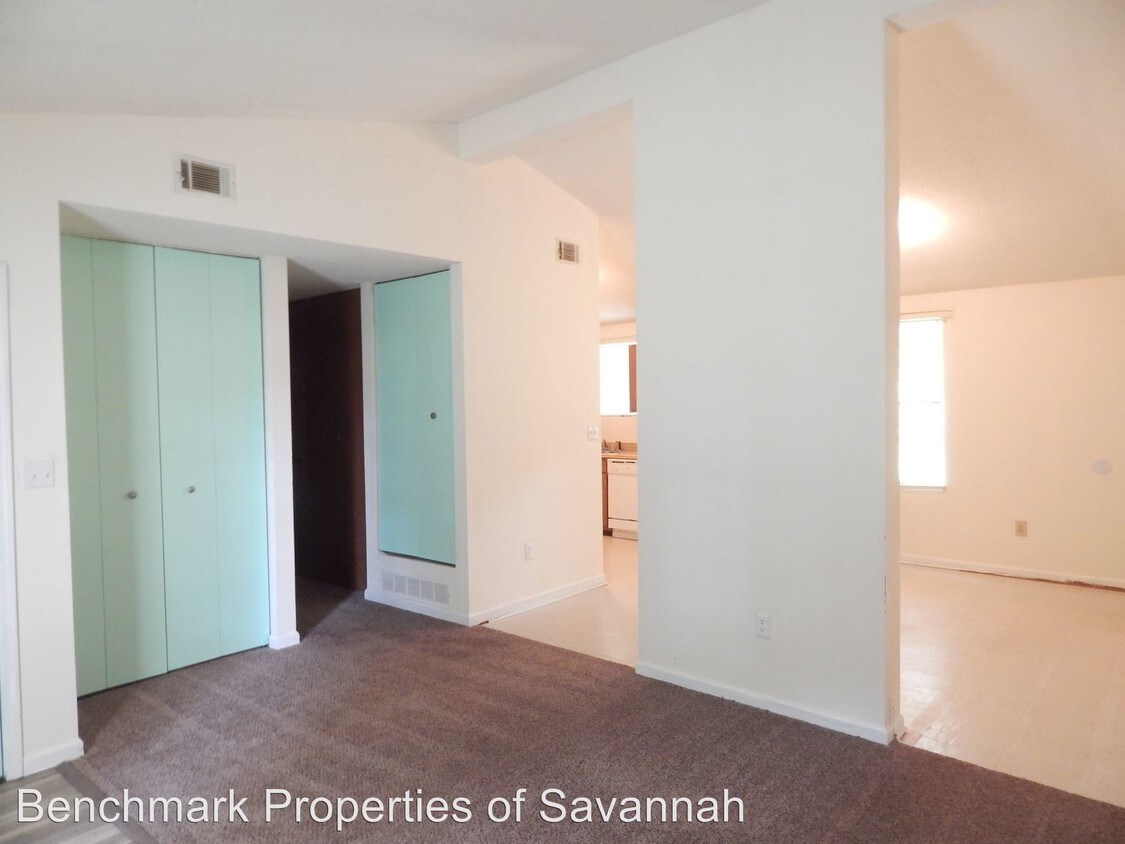 112 Ladonna Dr, Savannah, GA 31410 Condo for Rent in Savannah, GA