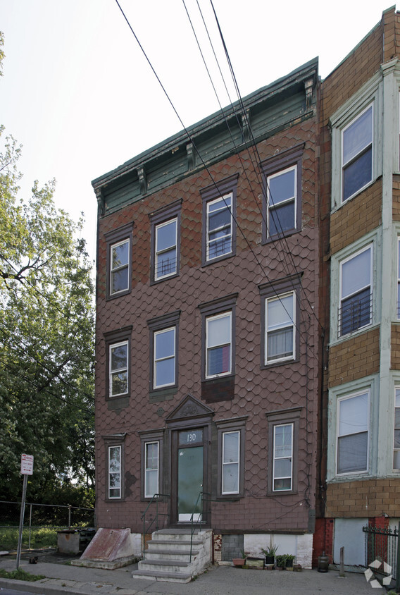 Foto del edificio - 130 Monitor St