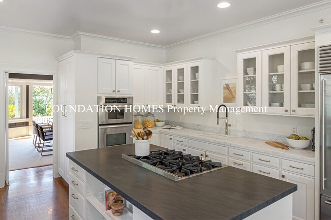 Building Photo - VIDEO - Grand Mill Valley Estate near Down...
