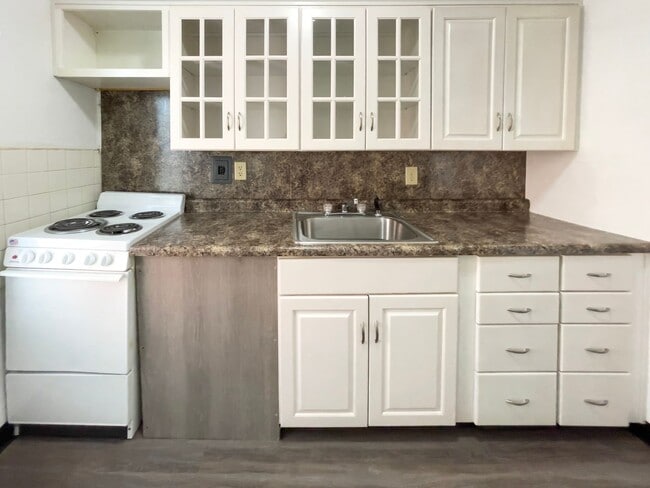 Building Photo - Charming 1-Bedroom Apartment Near Ball State!