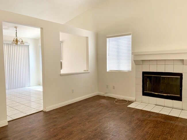 Building Photo - Nice home in Cul De Sac
