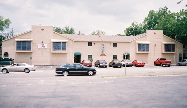 Fotografía del edificio - West Alabama Apartments