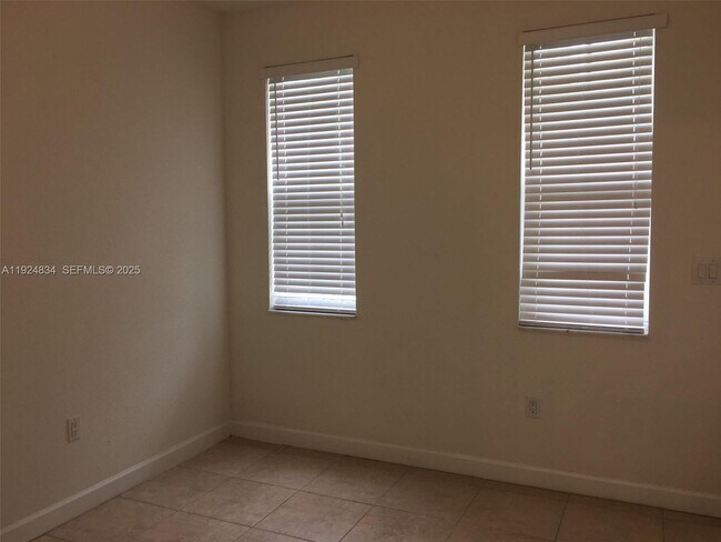 Foto del edificio - 7540 NW 114th Pl