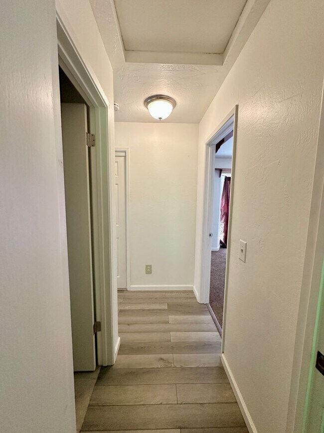 Foto del edificio - Beautiful 3 Bedroom 2 Bath Single Family H...