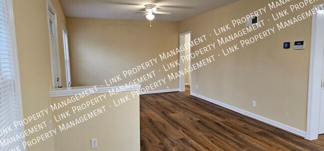 Foto del edificio - DON'T MISS this Charming Remodeled 2 bedro...