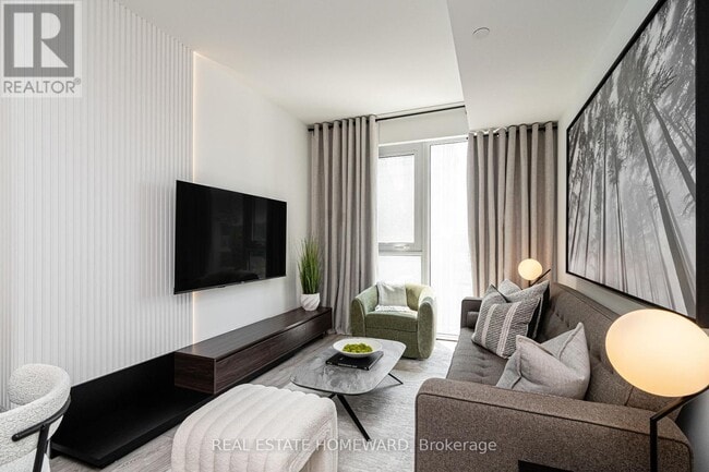 Building Photo - 2020 Bathurst St