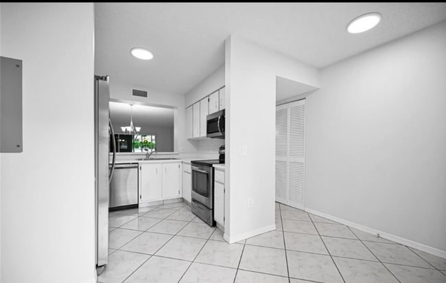 Building Photo - 7501 Trent Dr