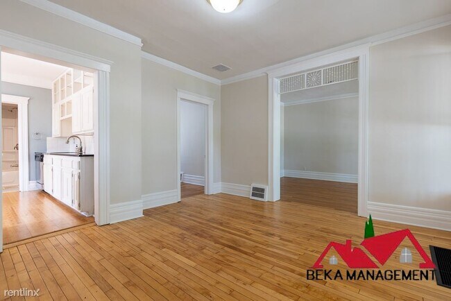 Foto del edificio - 4 br, 1 bath House - 882 S Mill St