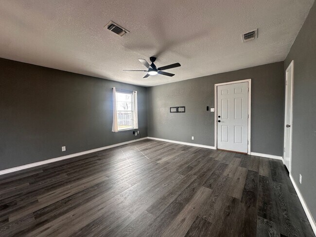Foto del edificio - Fully Remodeled 2/1 in Bangs ISD