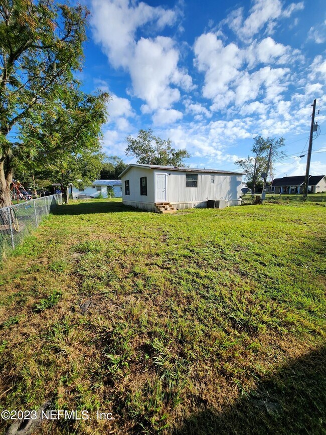 Foto del edificio - 7440 Townsend Rd