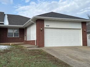 Building Photo - 3347 S Doris Ct