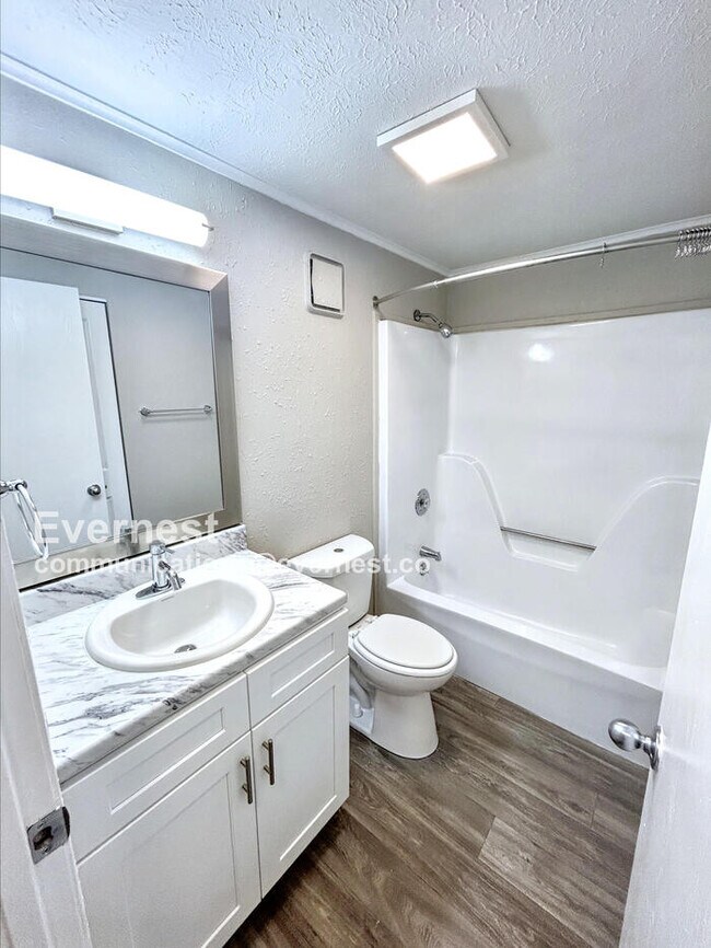 Foto del edificio - 120 Safe Harbor Dr