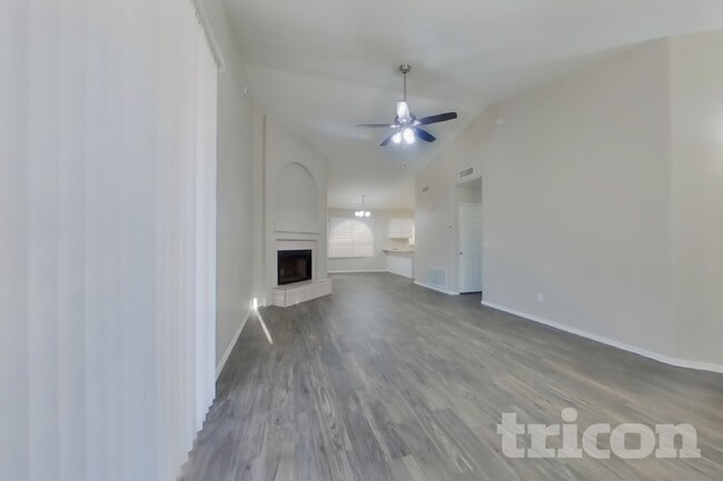 Foto del edificio - 8961 W Kathleen Rd