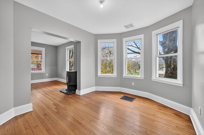 Foto del edificio - 4 Lark St