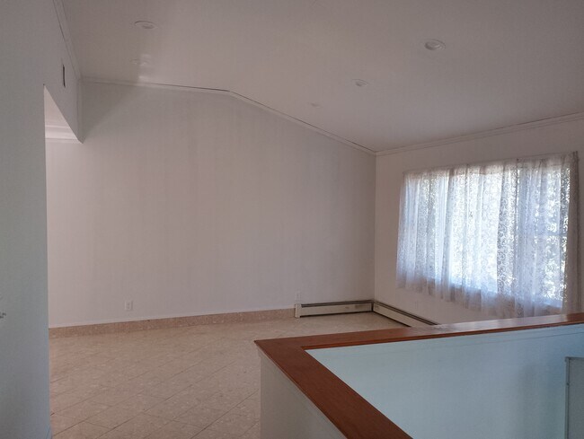 Foto del edificio - 4 Pinewood Ave